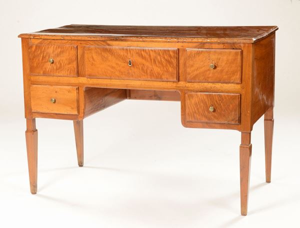 Scrivania lastronata in ciliegio, XIX secolo