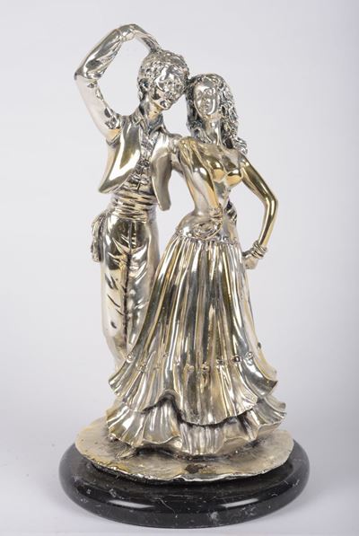 Scultura in Metallo Placcato Argento Raffigurante Due Amanti