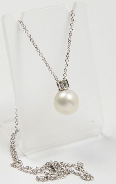 Pendente con Perla e Diamante