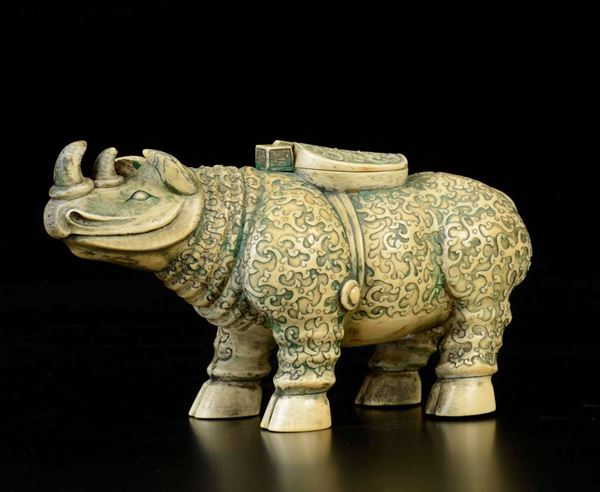 Incensiere a forma di rinoceronte scolpito in avorio, Cina, Dinastia Qing, XIX secolo