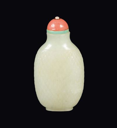 Snuff Bottle in Giada Bianca con Trama a Rilievo, Cina, Dinastia Qing, XVIII Secolo