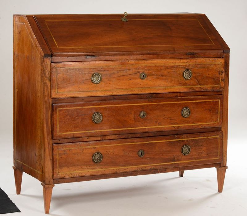 Ribalta in stile Luigi XV filettata a tre cassetti  - Auction Antique and Old Masters - I - Cambi Casa d'Aste