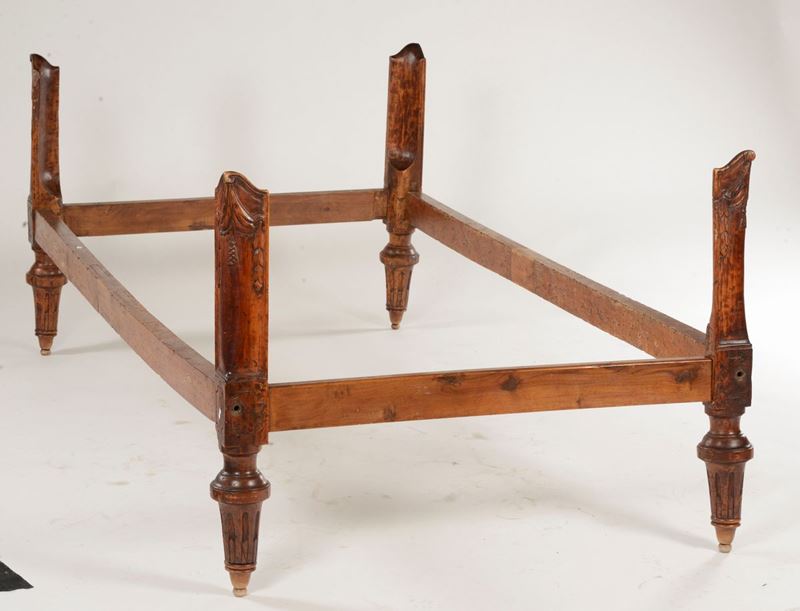 Lettino a cartoccio in legno  - Asta Antiquariato e Dipinti Antichi - I - Cambi Casa d'Aste