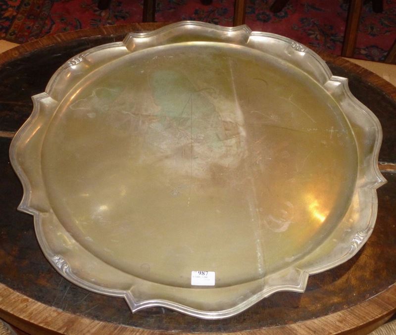 Grande vassoio sagomato in argento  - Asta Antiquariato e Dipinti Antichi - I - Cambi Casa d'Aste