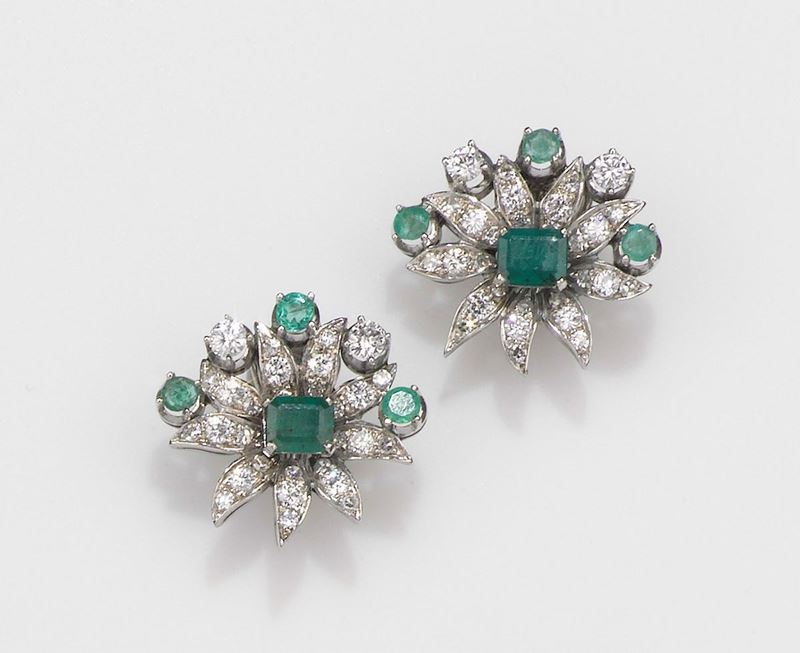 A pair of emerald and diamond earrings  - Auction Fine Jewels - II - Cambi Casa d'Aste