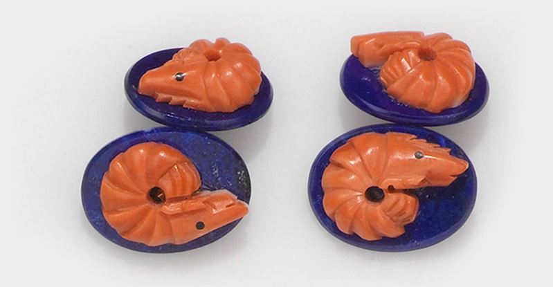 A pair of carved coral and lapis cufflinks  - Auction Fine Jewels - II - Cambi Casa d'Aste