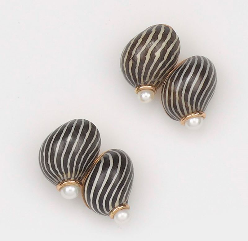 A pair of enamel and pearl cufflinks  - Auction Fine Jewels - II - Cambi Casa d'Aste