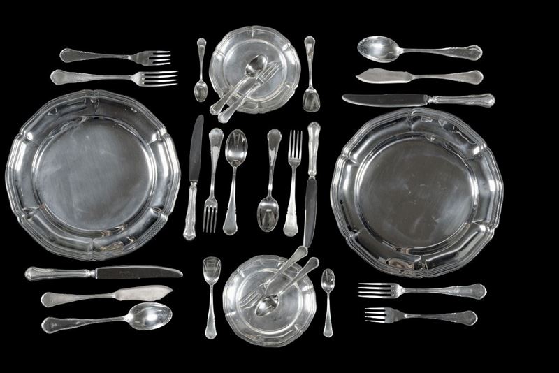 Servizio di posate in argento da 18 persone  - Asta Antiquariato e Dipinti Antichi - I - Cambi Casa d'Aste
