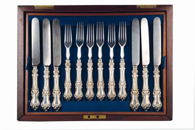Set di Dodici Forchette e Dodici Coltelli in Argento, Regno Unito XX Secolo