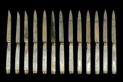 Dodici Coltelli da Frutta in Argento , Punzoni di Primo Titolo per Parigi in Uso dal 1797 al 1803...