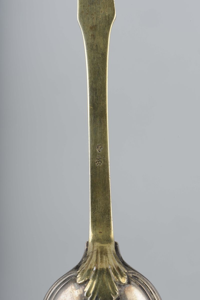 Cucchiaio da Portata in Argento Fuso, Sbalzato e Cesellato, Punzone di Roma 1771-1773, Numero 133...