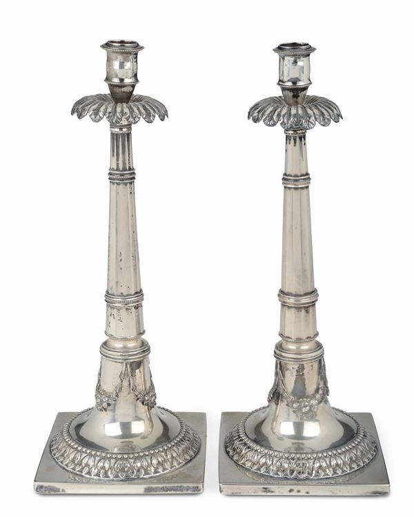 Coppa di candelieri in argento sbalzato e cesellato, Francia prima metà XIX secolo