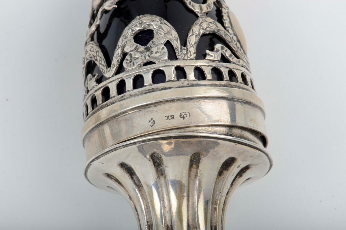 Spargizucchero in Argento Sbalzato, Traforato e Cesellato, Punzoni Tedeschi del XIX-XX Secolo