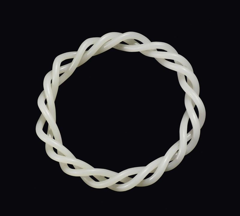 Bracciale torchon in giada bianca a tre fili, Cina, Dinastia Qing, XIX secolo  - Asta Fine Chinese Works of Art - Cambi Casa d'Aste