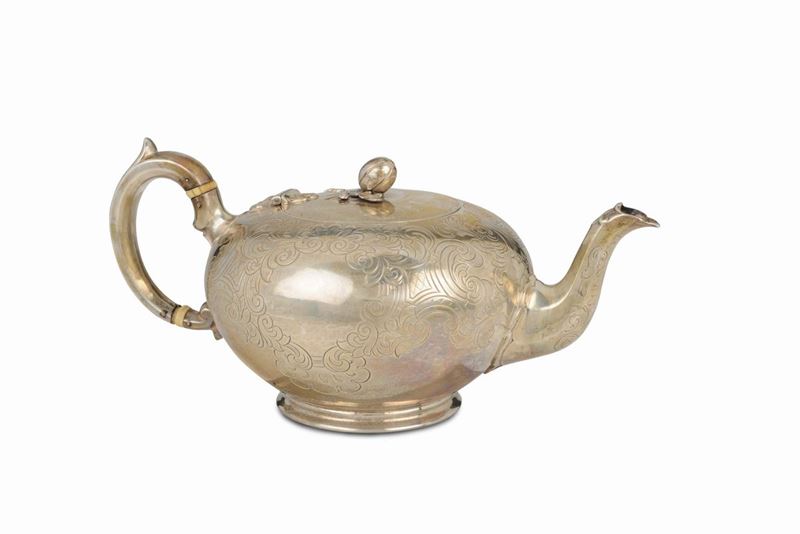 A molten, embossed and chiselled silver tea-pot, London 1845  - Auction Furnishings from the mansions of the Ercole Marelli heirs and other property - Cambi Casa d'Aste
