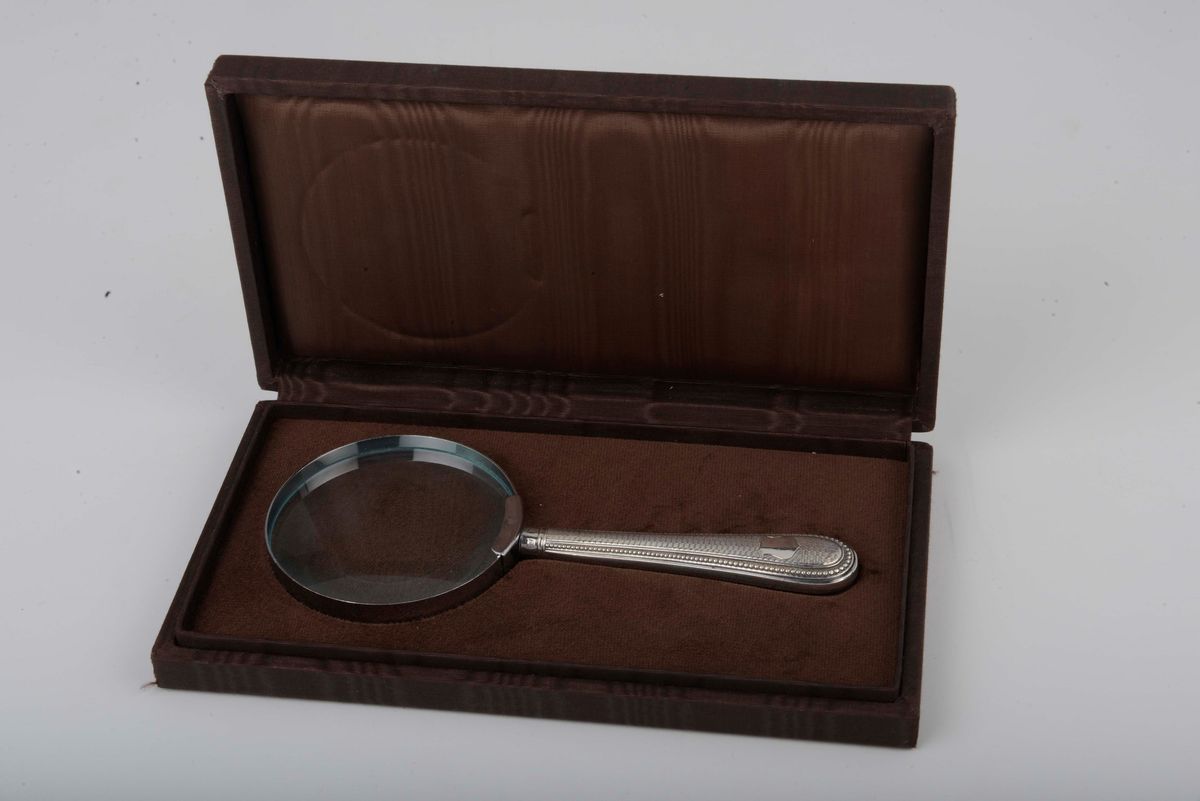 Lente di Ingrandimento con Manico in Argento