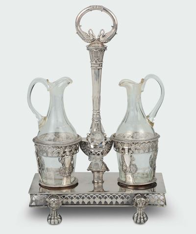 Oliera in Argento Fuso, Sbalzato e Cesellato, Punzoni di Primo Titolo per Parigi in Uso dal 1890 ...