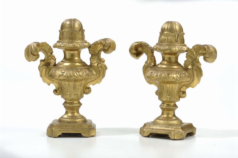 Coppia di vasi portapalma in legno intagliato e dorato, XVIII secolo  - Asta Antiquariato - Cambi Casa d'Aste