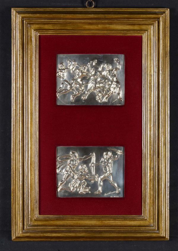 Coppia di bassorilievi in argento moderni in cornice Salvator Rosa del XVIII secolo