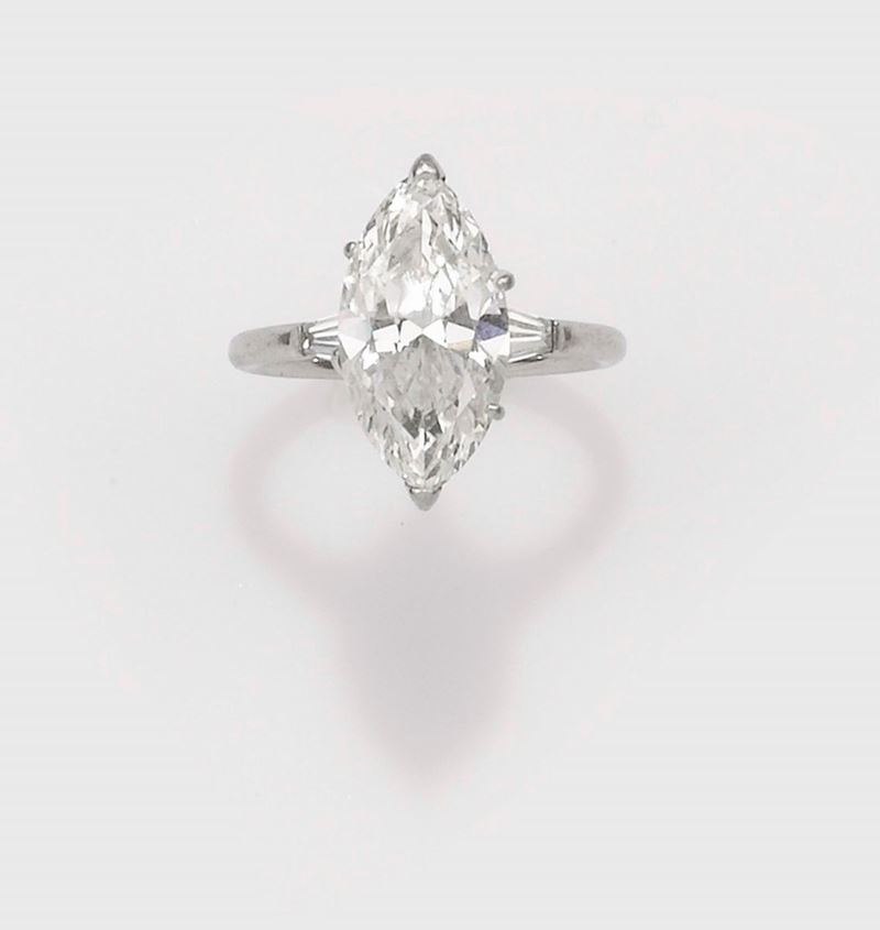 Anello con diamante navette di ct 4,37 circa  - Asta Fine Jewels - II - Cambi Casa d'Aste
