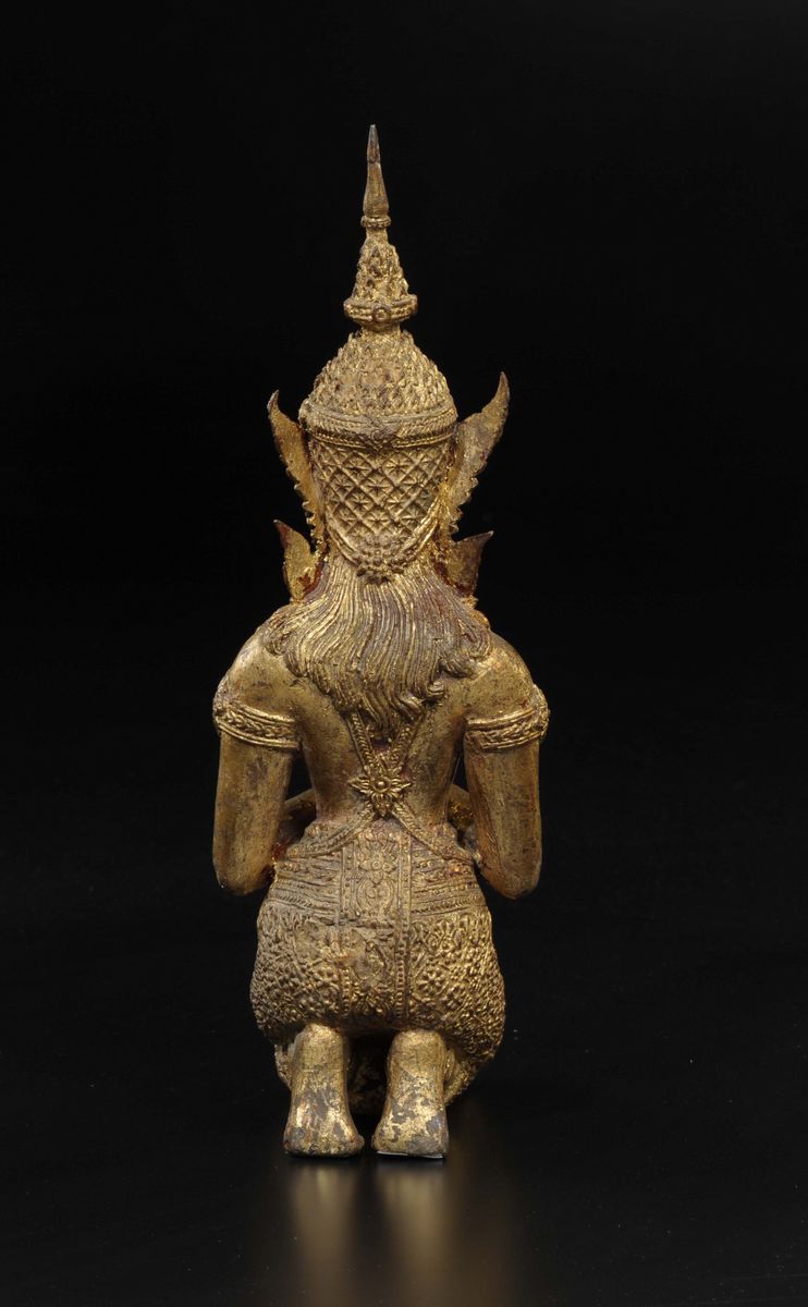 Divintà Orante Inginocchiata in Metallo Dorato, Thailandia, XX Secolo
