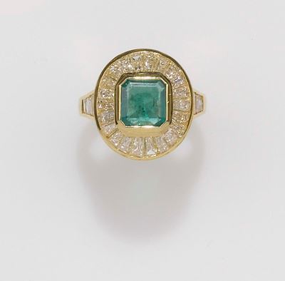 Anello con Smeraldo e Diamanti Taglio Tepper a Contorno