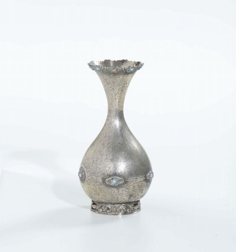 Vasetto in argento con intarsi in turchese  - Asta Arredi dalle dimore degli eredi Ercole Marelli e altre provenienze - Cambi Casa d'Aste