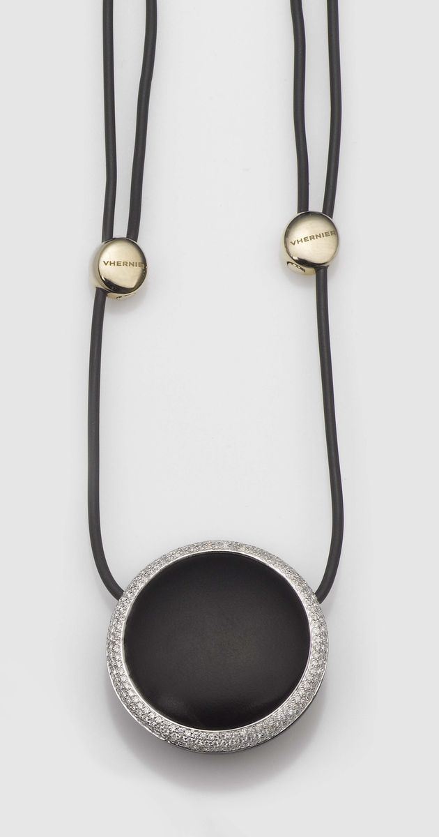 Vhernier, wood and diamond pendant  - Auction Fine Jewels - II - Cambi Casa d'Aste