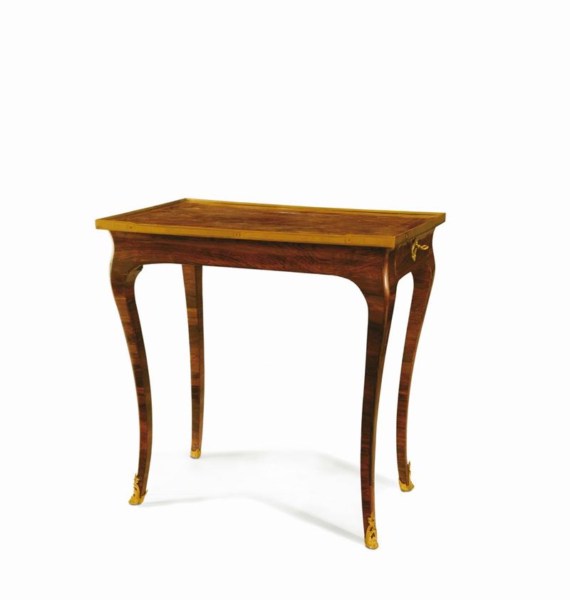 Tavolino rettangolare interamente lastronato in noce d’India, Francia o Piemonte, metà XVIII secolo  - Asta Mario Panzano Antiquario - Cambi Casa d'Aste
