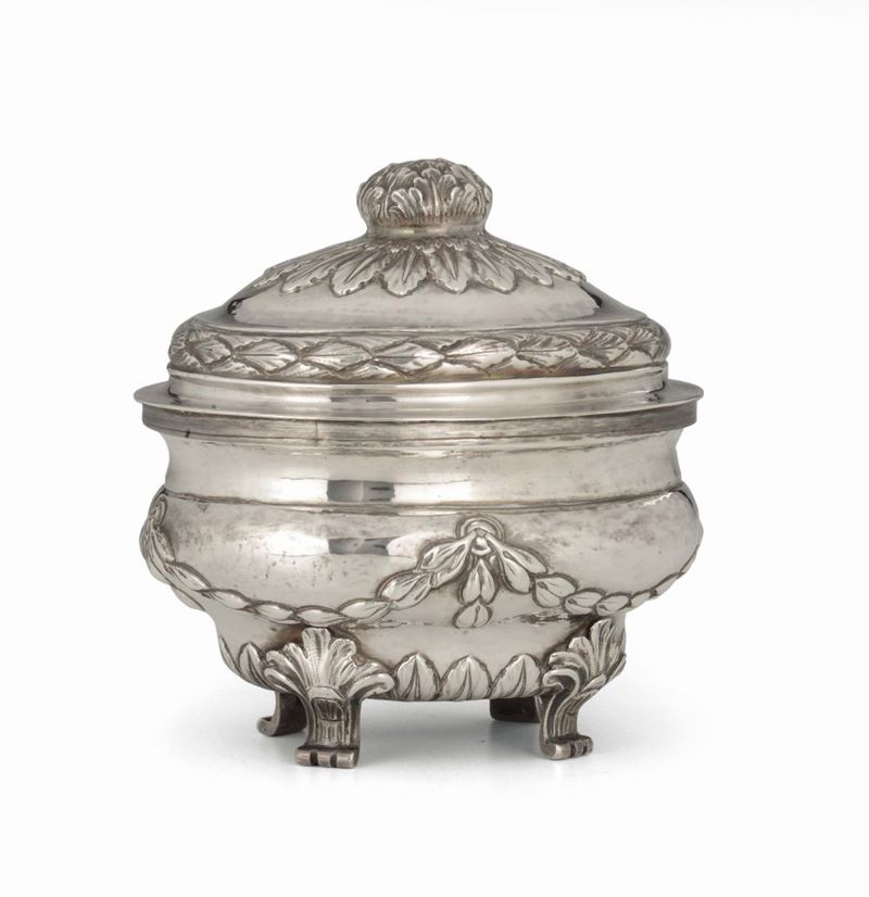 A Louis XVI molten, embossed and chiselled silver sugar bowl, Torretta mark for the year 1789  - Auction Mario Panzano, Antique Dealer in Genoa - Cambi Casa d'Aste