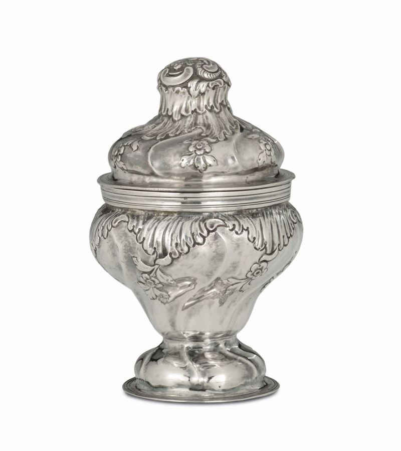 A Louis XV embossed silver sugar bowl, Genoa, Torretta mark for the year 1769 under the base and on the cover  - Auction Mario Panzano, Antique Dealer in Genoa - Cambi Casa d'Aste