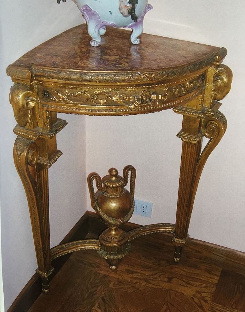 A small Louis XVI angle-console, carved and gilt wood, Genoa, around 1780  - Auction Mario Panzano, Antique Dealer in Genoa - Cambi Casa d'Aste