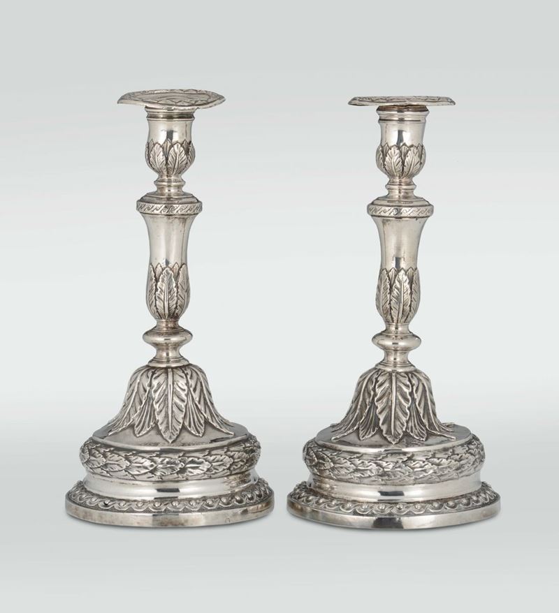 A pair of Louis XVI embossed silver candlesticks, Genoa, late 18th century  - Auction Mario Panzano, Antique Dealer in Genoa - Cambi Casa d'Aste