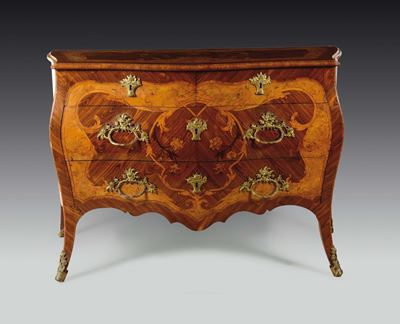Raro Comò Luigi XV Interamente Lastronato ed Intarsiato, Genova, 1765-75 Circa