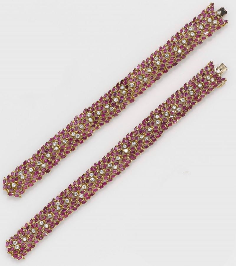 Coppia di bracciali con rubini taglio navette e diamanti taglio rotondo  - Asta Fine Jewels - II - Cambi Casa d'Aste