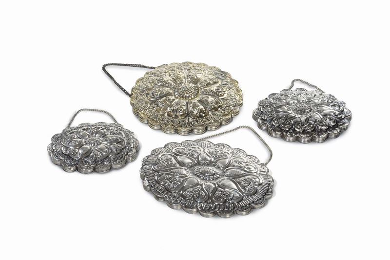 Quattro specchierine turche in argento di diverse dimensioni  - Asta Arredi dalle dimore degli eredi Ercole Marelli e altre provenienze - Cambi Casa d'Aste