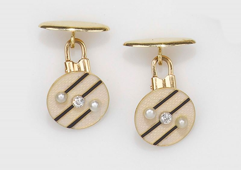 Bottoni polso con smalto, diamanti e piccole perle  - Asta Fine Jewels - II - Cambi Casa d'Aste