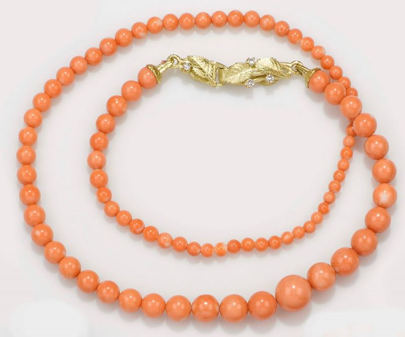 Sforza. Girocollo con corallo pacifico  - Asta Fine Jewels - II - Cambi Casa d'Aste