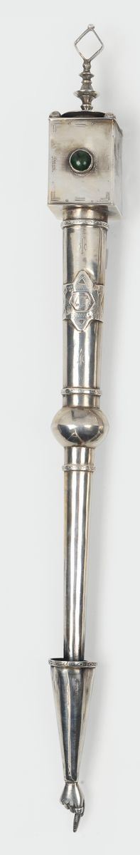 Grande puntatore (Yad) in argento sbalzato, fuso e cesellato, bollo dell'argentiere Adam Juden (?), Mosca 1812  - Asta Argenti - Cambi Casa d'Aste