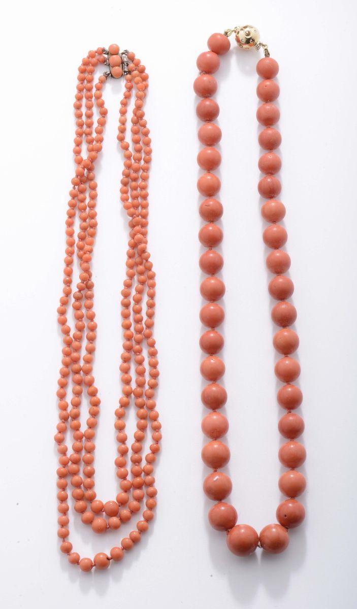 A lot of two coral necklace  - Auction Fine Jewels - II - Cambi Casa d'Aste