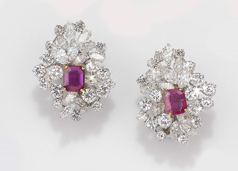 Orecchini con rubini e diamanti a contorno  - Asta Fine Jewels - II - Cambi Casa d'Aste