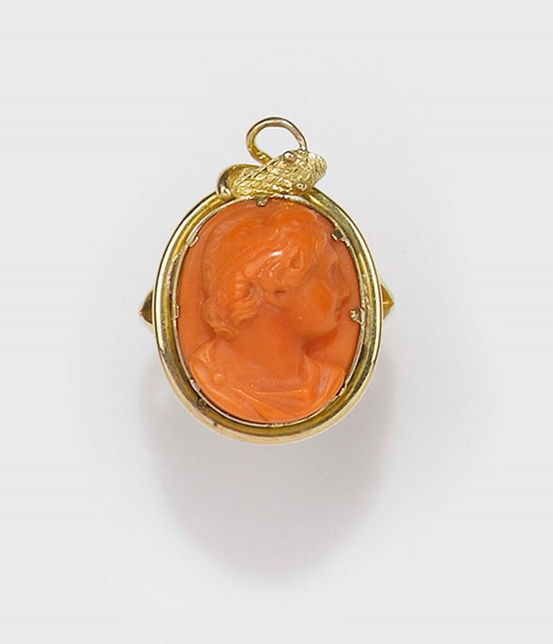 A coral cameo and gold ring  - Auction Fine Jewels - II - Cambi Casa d'Aste