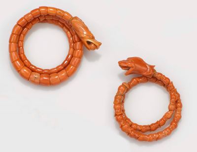 Coppia di Bracciali in Corallo con Testa di Drago