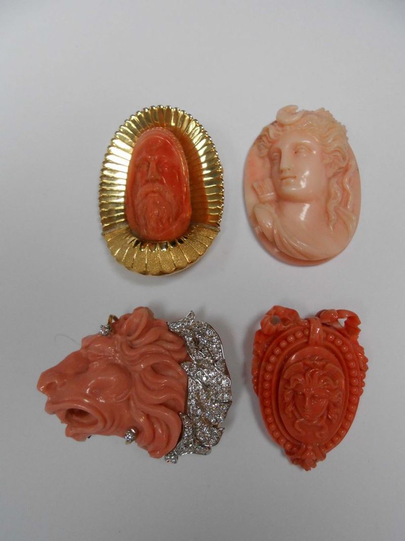 Group of carved coral cameo and diamond  - Auction Fine Jewels - II - Cambi Casa d'Aste