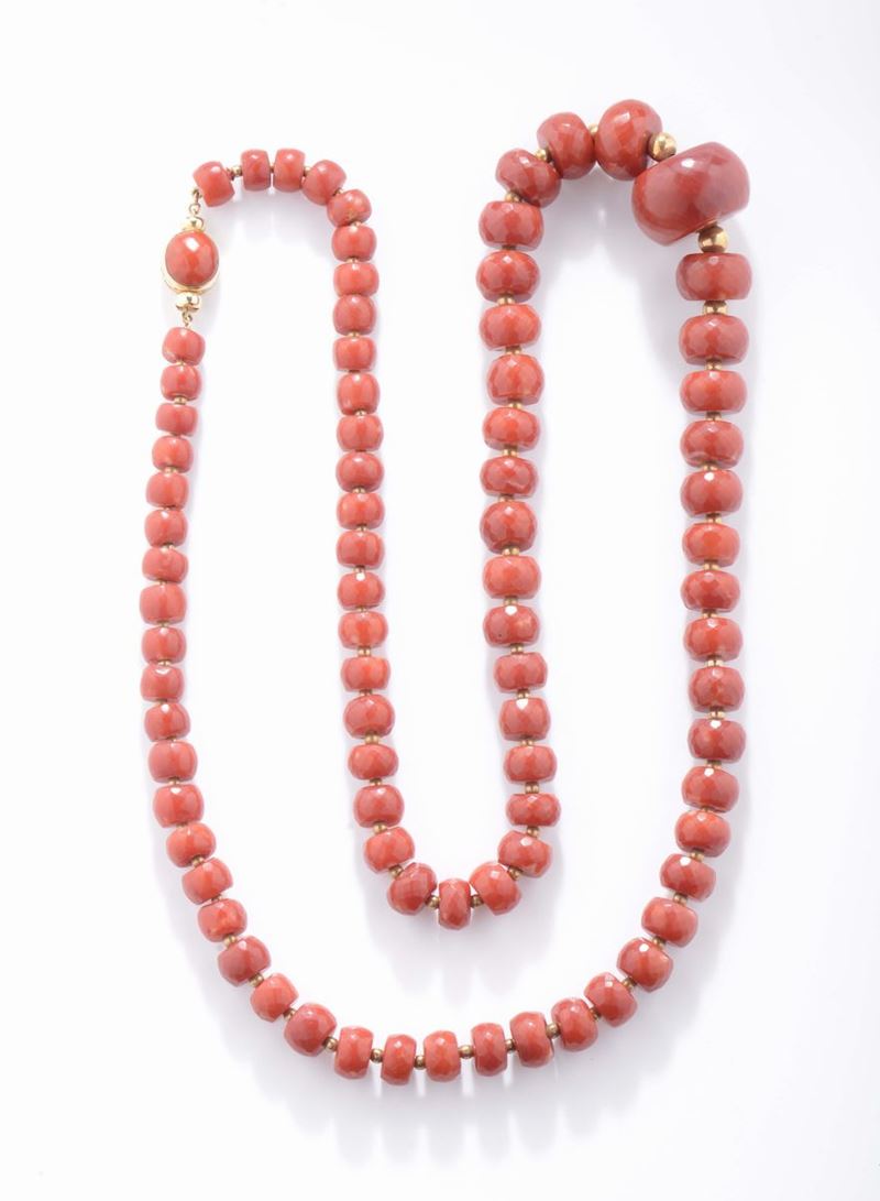 A coral necklace  - Auction Fine Jewels - II - Cambi Casa d'Aste