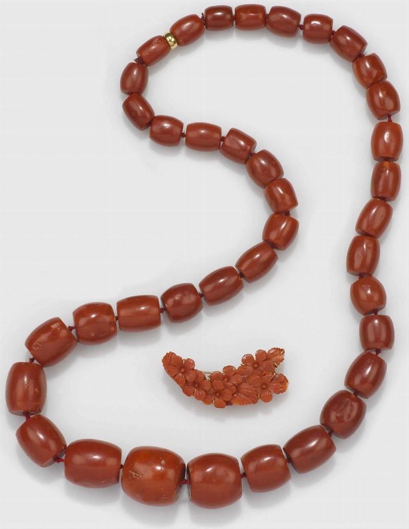 A multi-strand coral necklace  - Auction Fine Jewels - II - Cambi Casa d'Aste