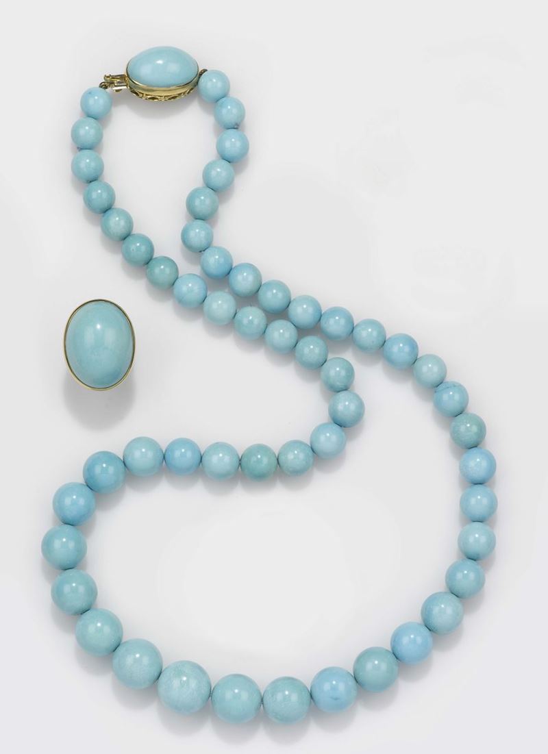 Parure composta da collana in turchese a boule degradanti ed anello  - Asta Fine Jewels - II - Cambi Casa d'Aste