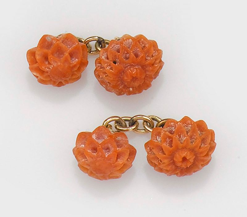 A 19th century pair of carved coral cufflinks  - Auction Fine Jewels - II - Cambi Casa d'Aste