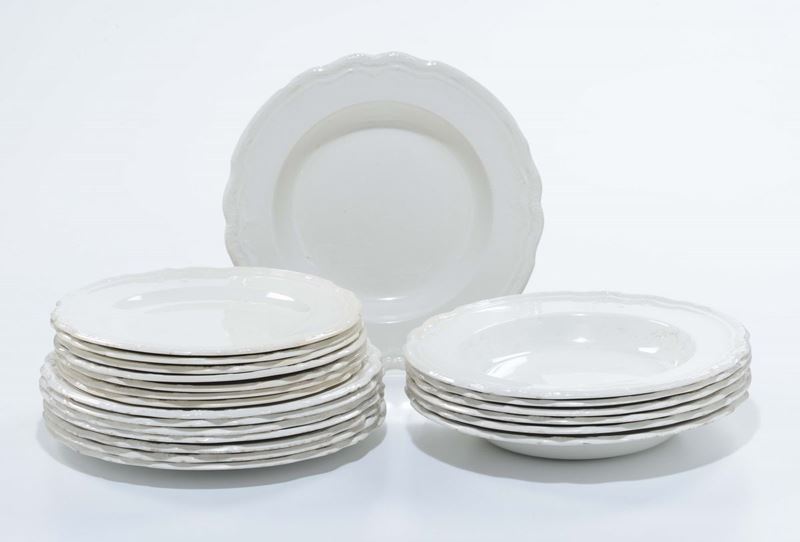 Lotto di tre servizi da sei in terraglia Wedgwood (ante 1908)  - Asta Arredi dalle dimore degli eredi Ercole Marelli e altre provenienze - Cambi Casa d'Aste