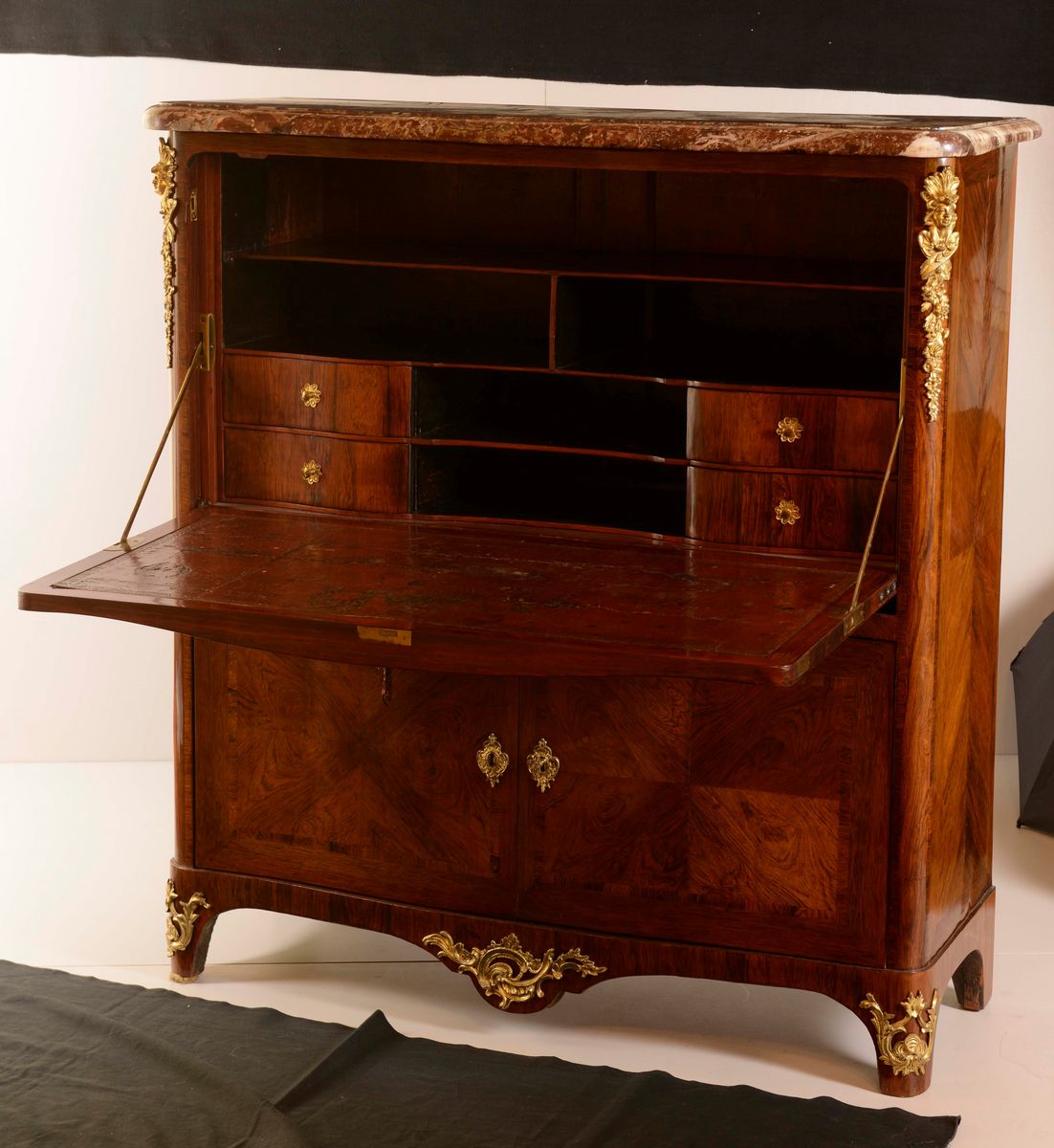 Secretaire Luigi XV Lastronato in Palissandro, Francia, Metà XVIII Secolo